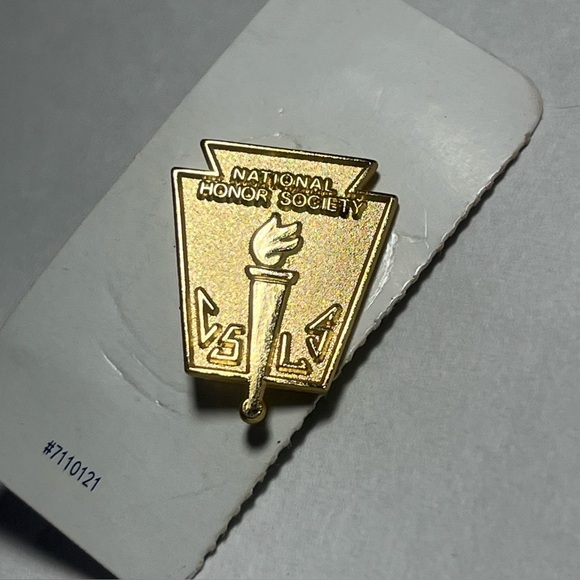 Official National Honor Society Gold Membership Pin | NHS - Picture 1 of 2